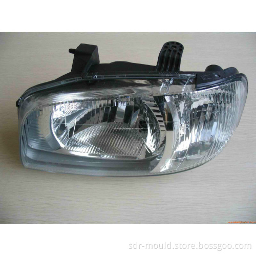 2014 China Plastic Injection Mold for Auto Parts